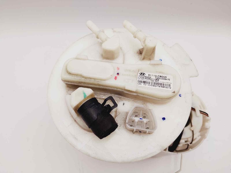 Recambio de bomba combustible para hyundai i20 classic referencia OEM IAM 31110C8000  