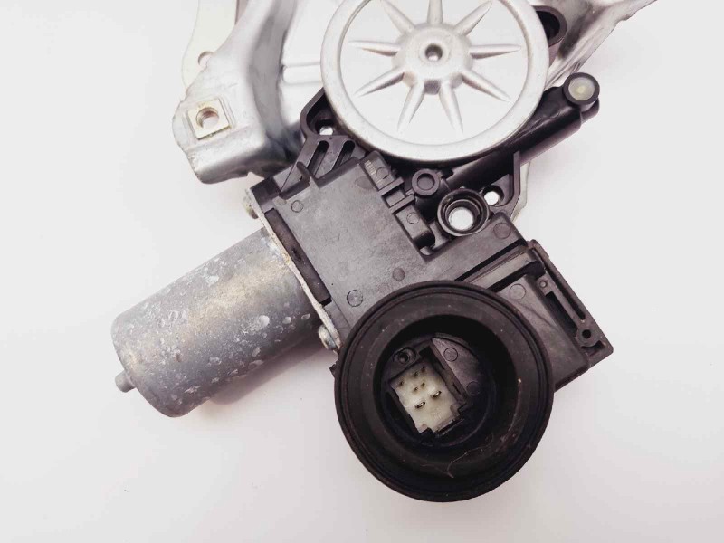 Recambio de elevalunas delantero derecho para toyota c-hr 1.8 hibrido referencia OEM IAM 85710F4010  