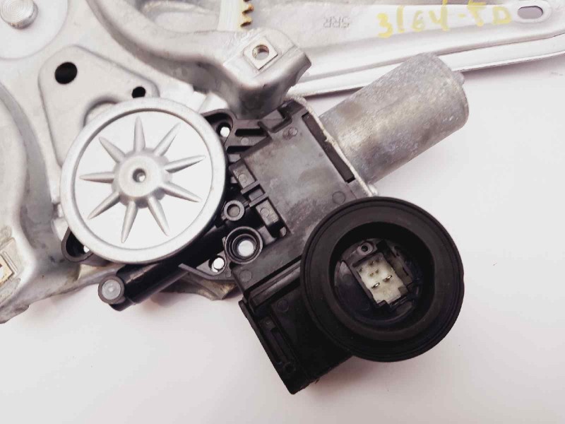 Recambio de elevalunas trasero derecho para toyota c-hr 1.8 hibrido referencia OEM IAM 85720F4020  