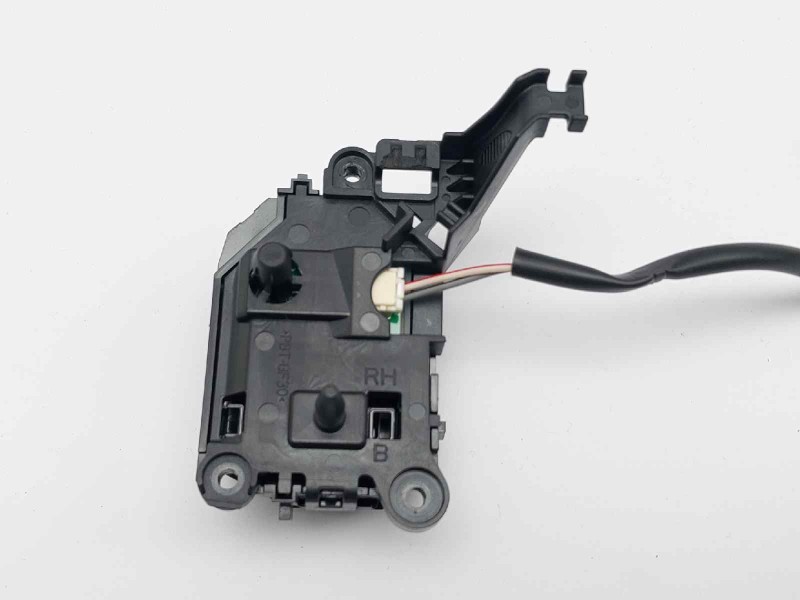 Recambio de mando multifuncion para peugeot 108 1.0 referencia OEM IAM B0009825XU  