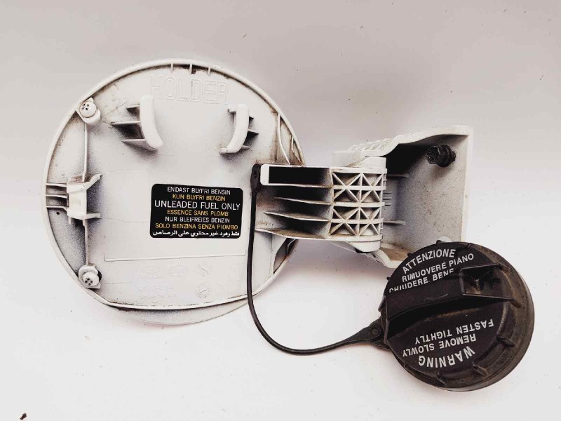 Recambio de tapa exterior combustible para hyundai i20 classic referencia OEM IAM 69510C7000  