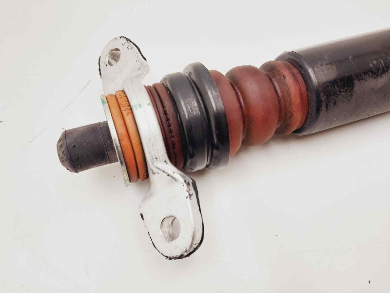 Recambio de amortiguador trasero izquierdo para hyundai i20 classic referencia OEM IAM 55310C8000  