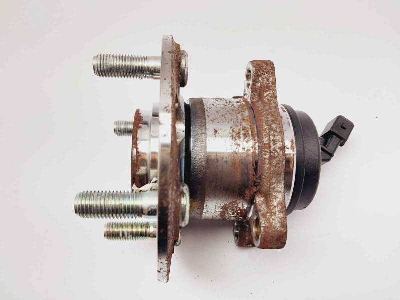 Recambio de buje para hyundai i20 classic referencia OEM IAM 52750C8000  