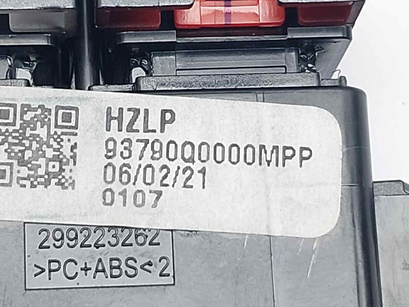 Recambio de warning para hyundai i20 coupe nline (hibrido) referencia OEM IAM 93790Q0000MPP  