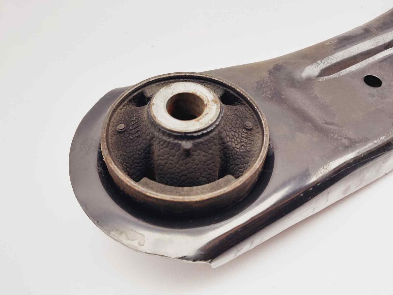 Recambio de brazo suspension inferior delantero derecho para hyundai i20 classic referencia OEM IAM 54501C8000  