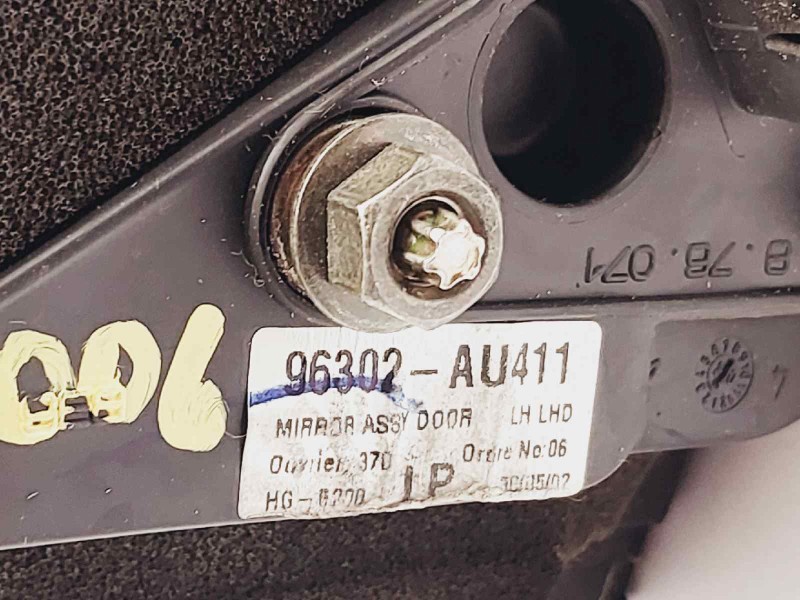 Recambio de retrovisor izquierdo para nissan primera berlina (p12) acenta referencia OEM IAM 96302AU411  