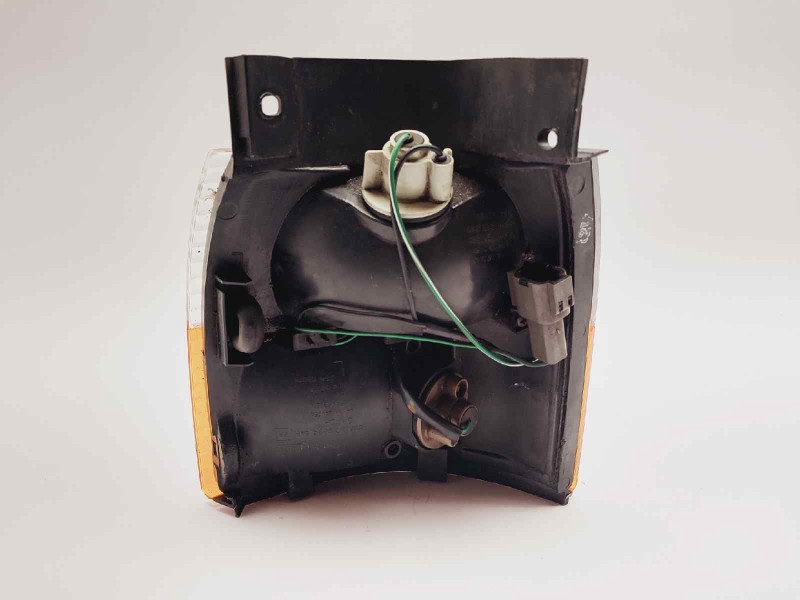 Recambio de piloto delantero izquierdo para nissan cabstar e 2.3d referencia OEM IAM 3337  