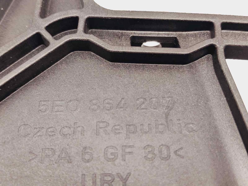 Recambio de apoyabrazos central para skoda octavia lim. (5e3) rs 245 referencia OEM IAM 5E0864207  