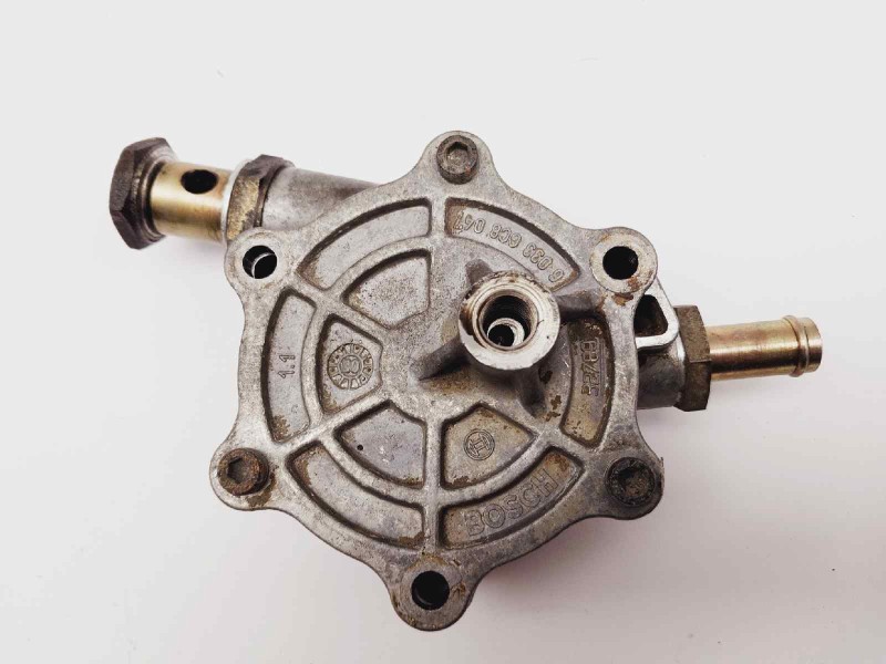 Recambio de depresor freno / bomba vacio para nissan cabstar e 2.3d referencia OEM IAM 6033GC8048  