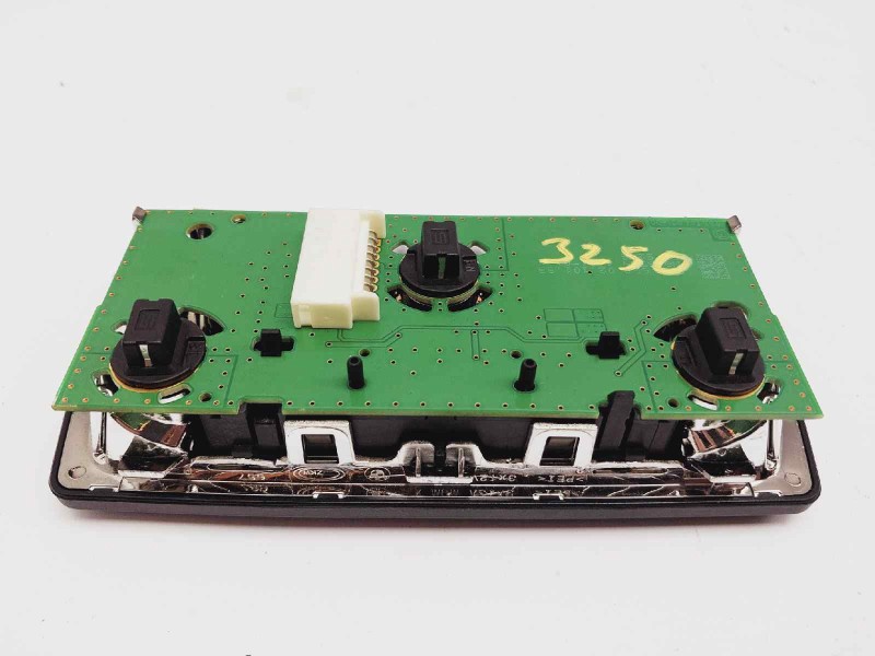 Recambio de luz interior para bmw serie 5 lim. (f10) 520d referencia OEM IAM 6570200000  