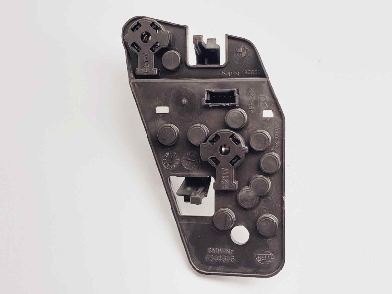 Recambio de portalamparas para bmw serie 5 lim. (f10) 520d referencia OEM IAM 18436002  