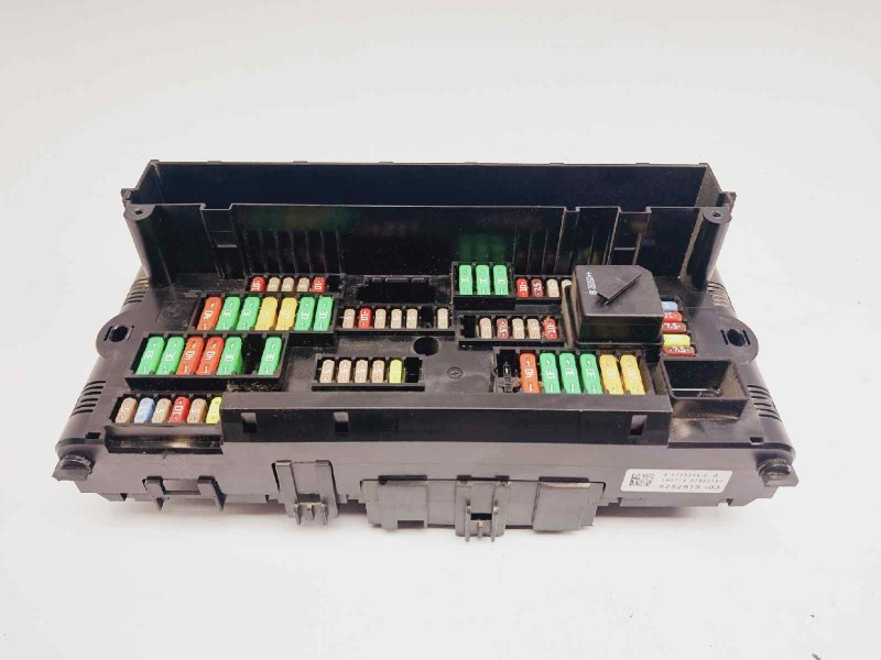 Recambio de caja reles / fusibles para bmw serie 5 lim. (f10) 520d referencia OEM IAM 925281503  