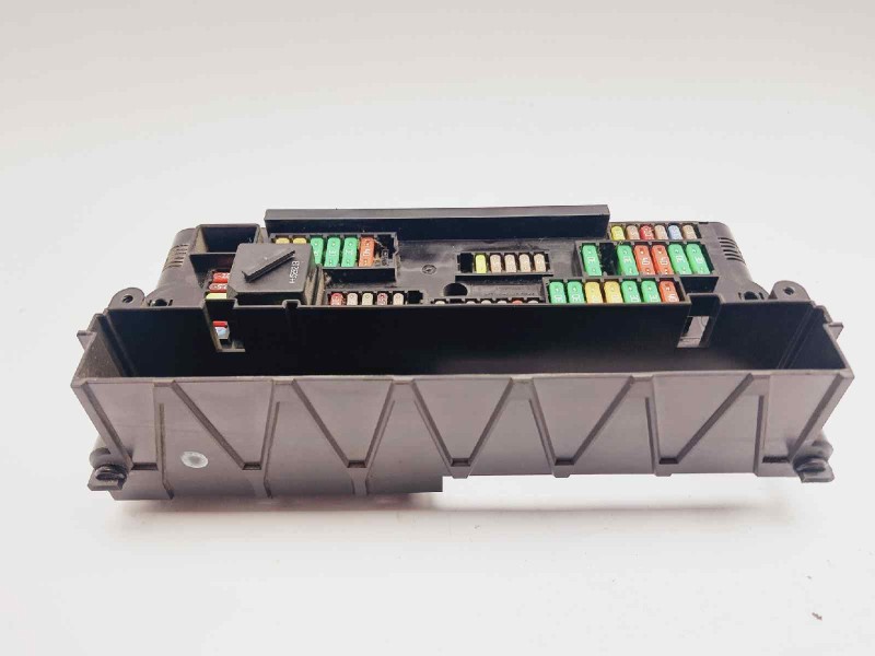 Recambio de caja reles / fusibles para bmw serie 5 lim. (f10) 520d referencia OEM IAM 925281503  