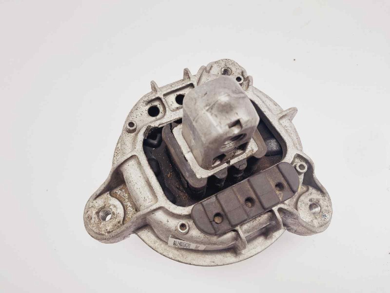 Recambio de soporte motor derecho para bmw serie 5 lim. (f10) 520d referencia OEM IAM 6868302 6868302 