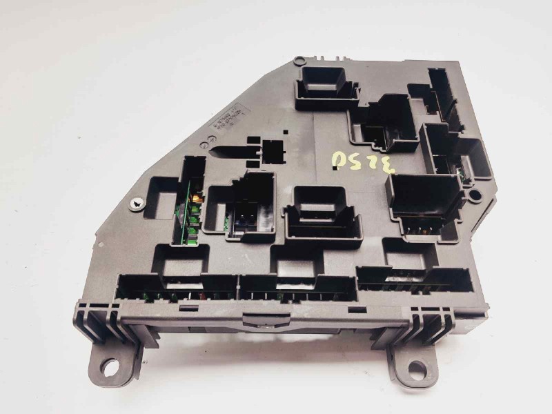Recambio de caja reles / fusibles para bmw serie 5 lim. (f10) 520d referencia OEM IAM 9264923  