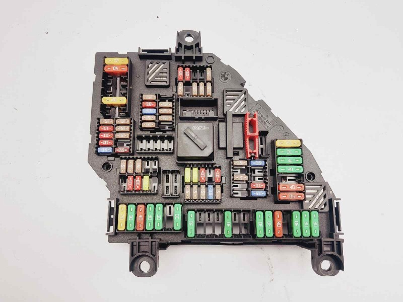 Recambio de caja reles / fusibles para bmw serie 5 lim. (f10) 520d referencia OEM IAM 9264923  