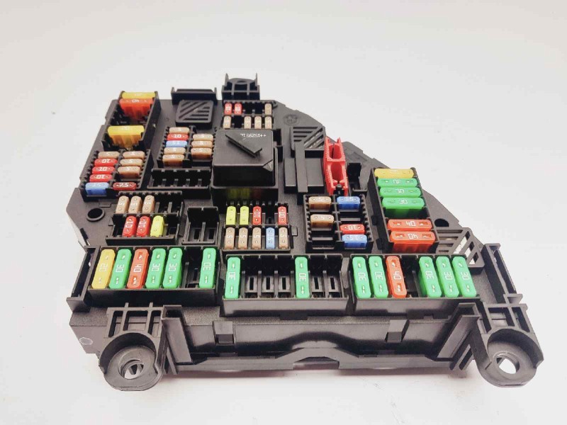 Recambio de caja reles / fusibles para bmw serie 5 lim. (f10) 520d referencia OEM IAM 9264923  