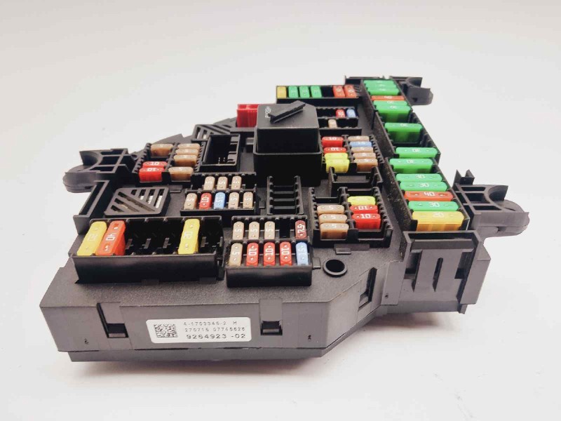 Recambio de caja reles / fusibles para bmw serie 5 lim. (f10) 520d referencia OEM IAM 9264923  