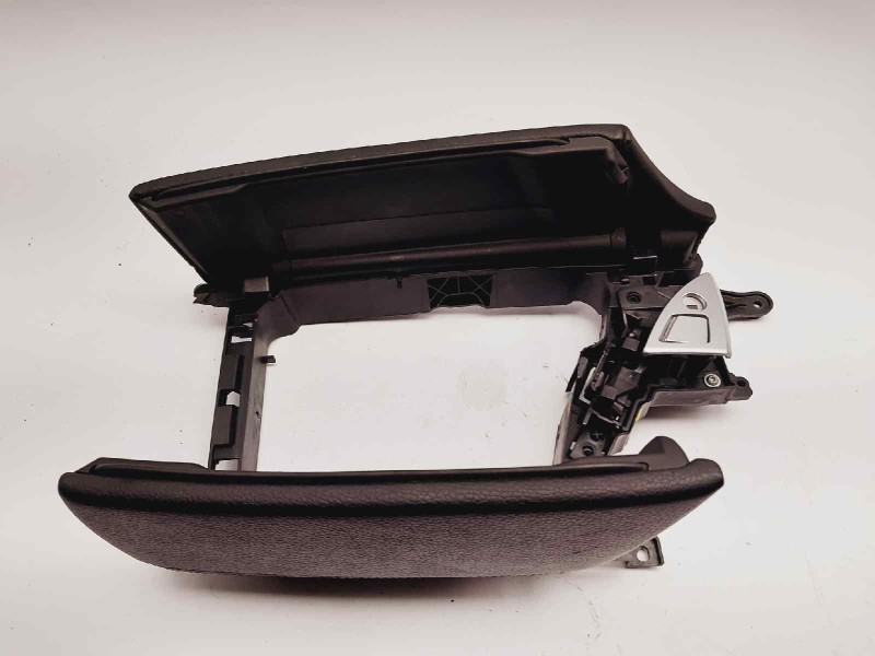 Recambio de apoyabrazos central para bmw serie 5 lim. (f10) 520d referencia OEM IAM 1600085  