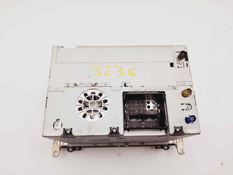 Recambio de sistema audio / cd para mercedes clase a (w169) a 150 (169.031) referencia OEM IAM A1698700989 A2038270062 