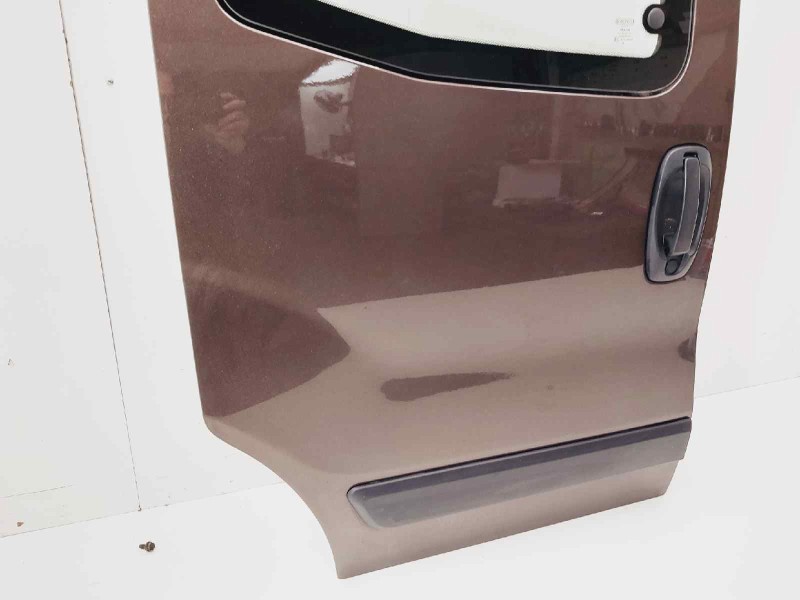 Recambio de puerta lateral corredera derecha para fiat qubo (300) dynamic referencia OEM IAM   