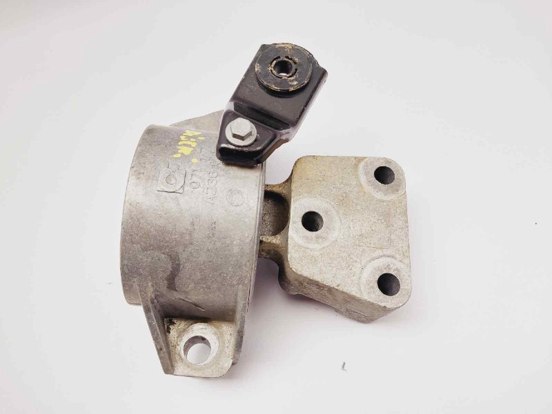 Recambio de soporte motor derecho para fiat qubo (300) dynamic referencia OEM IAM 518554840  