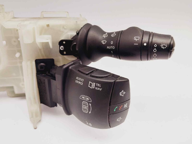 Recambio de mando multifuncion para renault megane iii sport tourer expression referencia OEM IAM 255670019R  