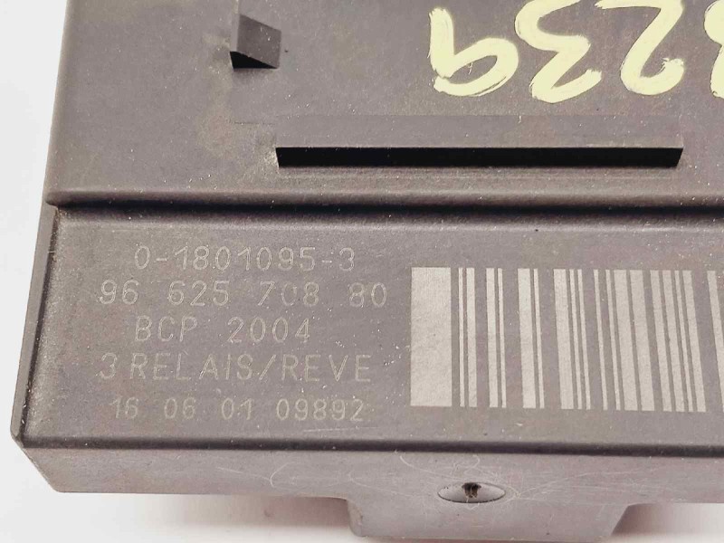 Recambio de caja precalentamiento para peugeot 308 sw business-line referencia OEM IAM 9662570880  