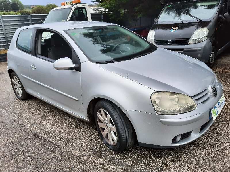 volkswagen golf v berlina (1k1) del año 2005