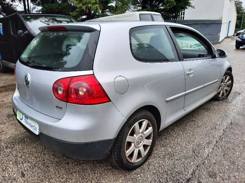 volkswagen golf v berlina (1k1) del año 2005