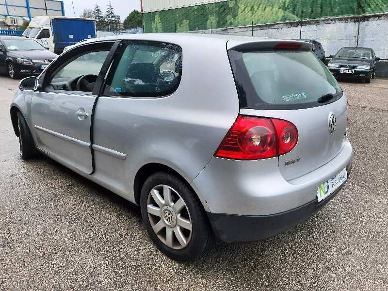 volkswagen golf v berlina (1k1) del año 2005