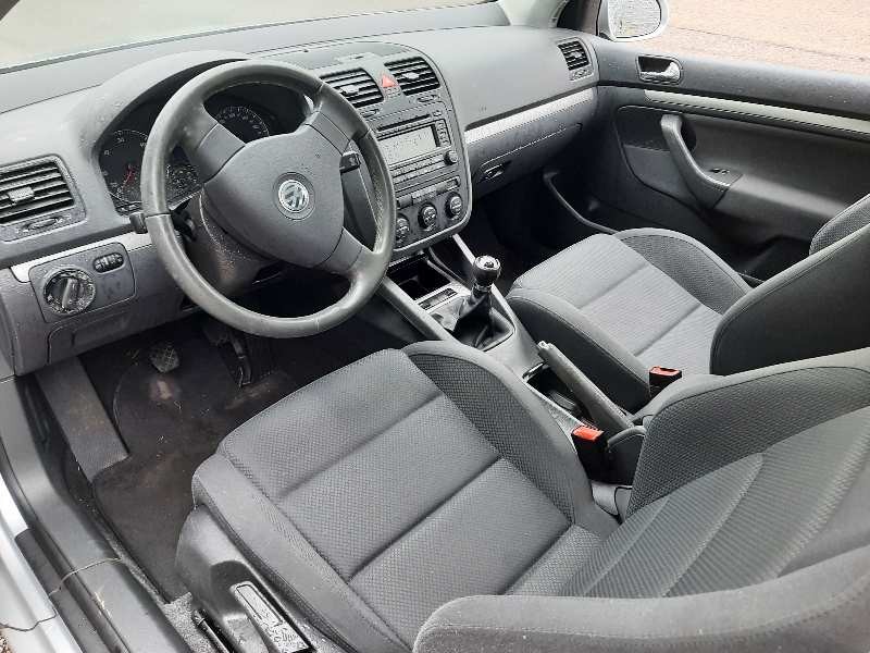 volkswagen golf v berlina (1k1) del año 2005