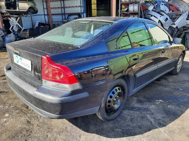 volvo s60 berlina del año 2004