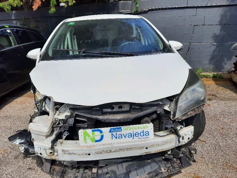 toyota yaris del año 2015