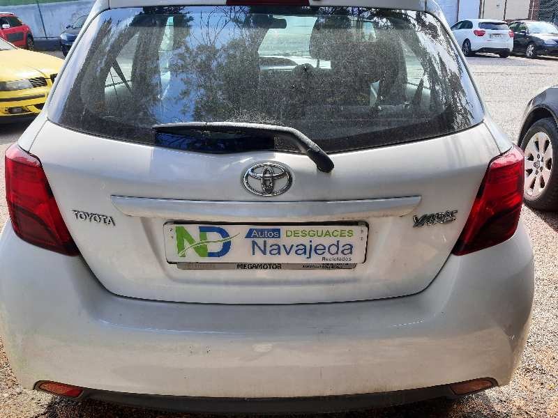 toyota yaris del año 2015