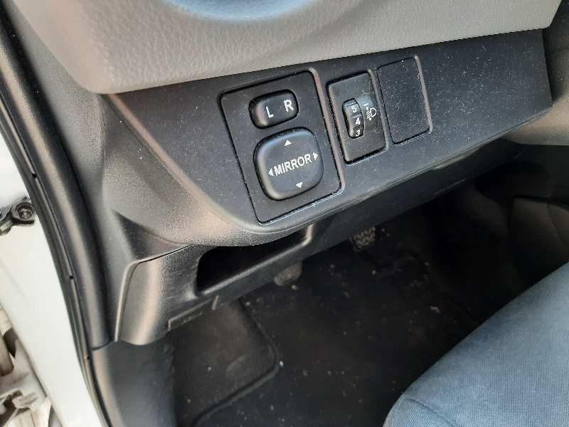 toyota yaris del año 2015