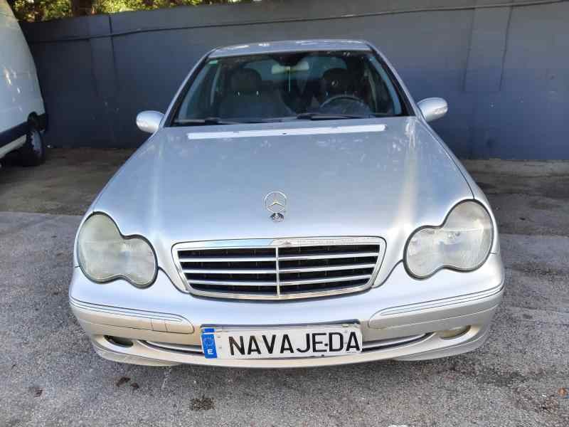 mercedes-benz clase c (w203) berlina del año 2000