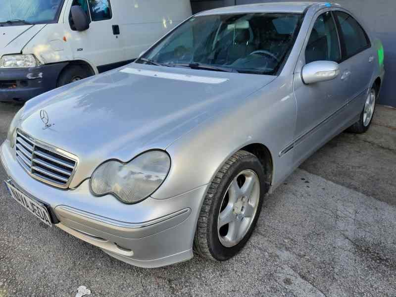 mercedes-benz clase c (w203) berlina del año 2000