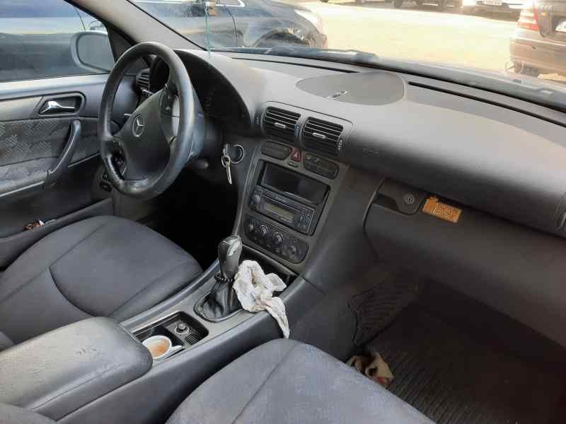mercedes-benz clase c (w203) berlina del año 2000