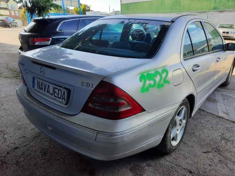 mercedes-benz clase c (w203) berlina del año 2000