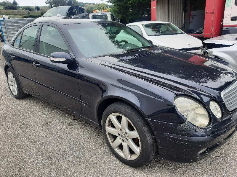 mercedes-benz clase e (w211) berlina del año 2005
