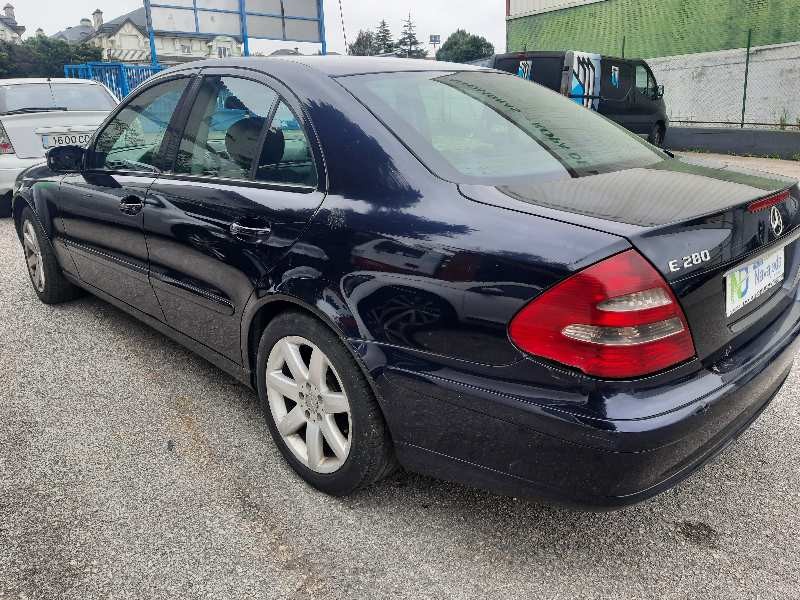 mercedes-benz clase e (w211) berlina del año 2005