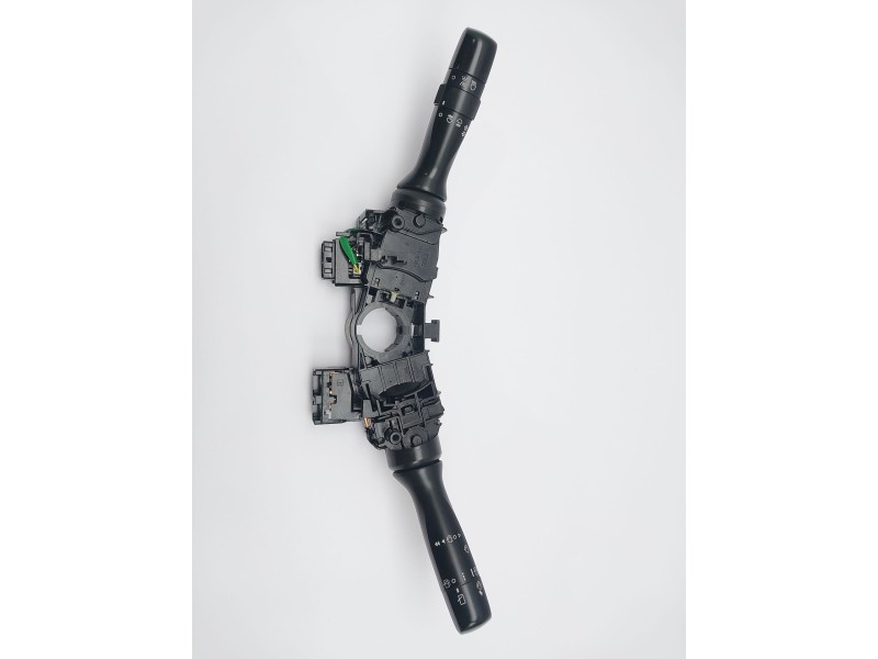 Recambio de mando multifuncion para toyota yaris city referencia OEM IAM 0d30017f938  0d18017f904