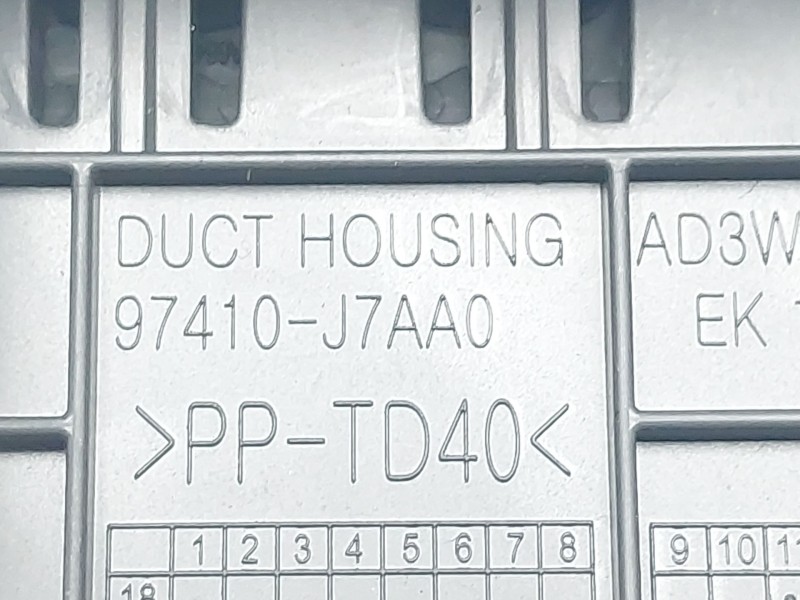 Recambio de rejilla aireadora para kia ceed crdi referencia OEM IAM 97410J7AA0  97420J7AA0