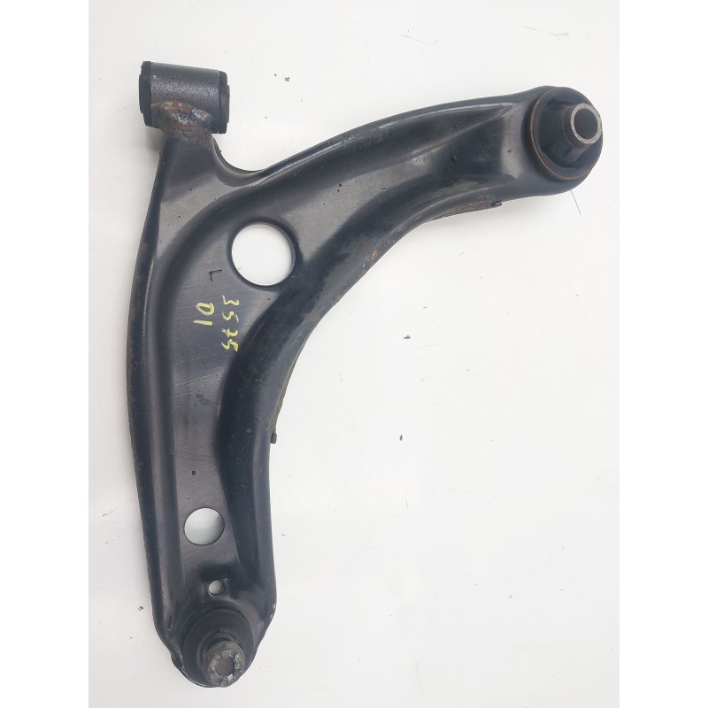 Recambio de brazo suspension inferior delantero izquierdo para toyota yaris city referencia OEM IAM   