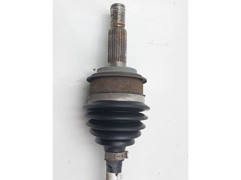 Recambio de transmision delantera izquierda para toyota yaris city referencia OEM IAM 434200D390  