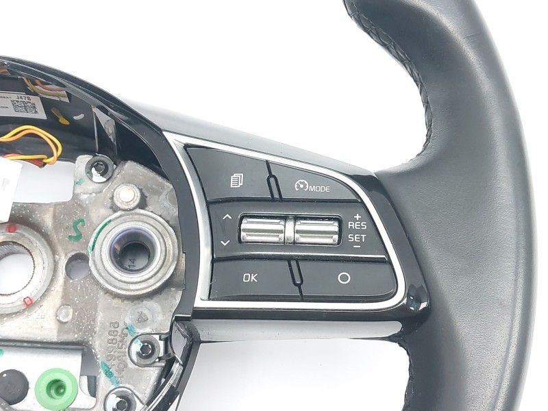 Recambio de volante para kia ceed crdi referencia OEM IAM 56100J7470SA1  4E7R2Y1200