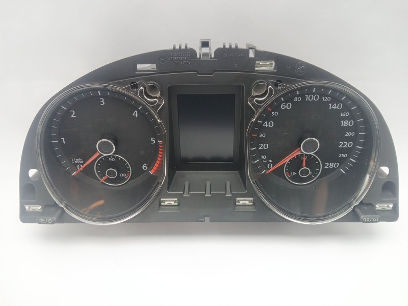Recambio de cuadro instrumentos para volkswagen passat cc 2.0 tdi 177 cv/ 130 kw referencia OEM IAM 3C8920880Q  