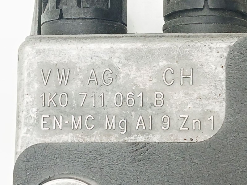Recambio de palanca cambio para seat altea (5p1) tsi referencia OEM IAM 5K0711049C  1Q0711266A