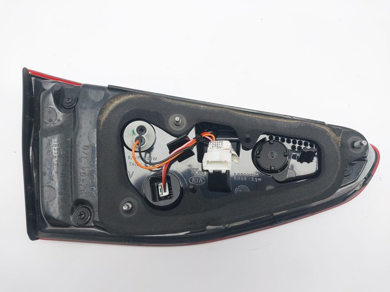 Recambio de piloto trasero derecho interior para kia ceed crdi referencia OEM IAM 92404J7050  